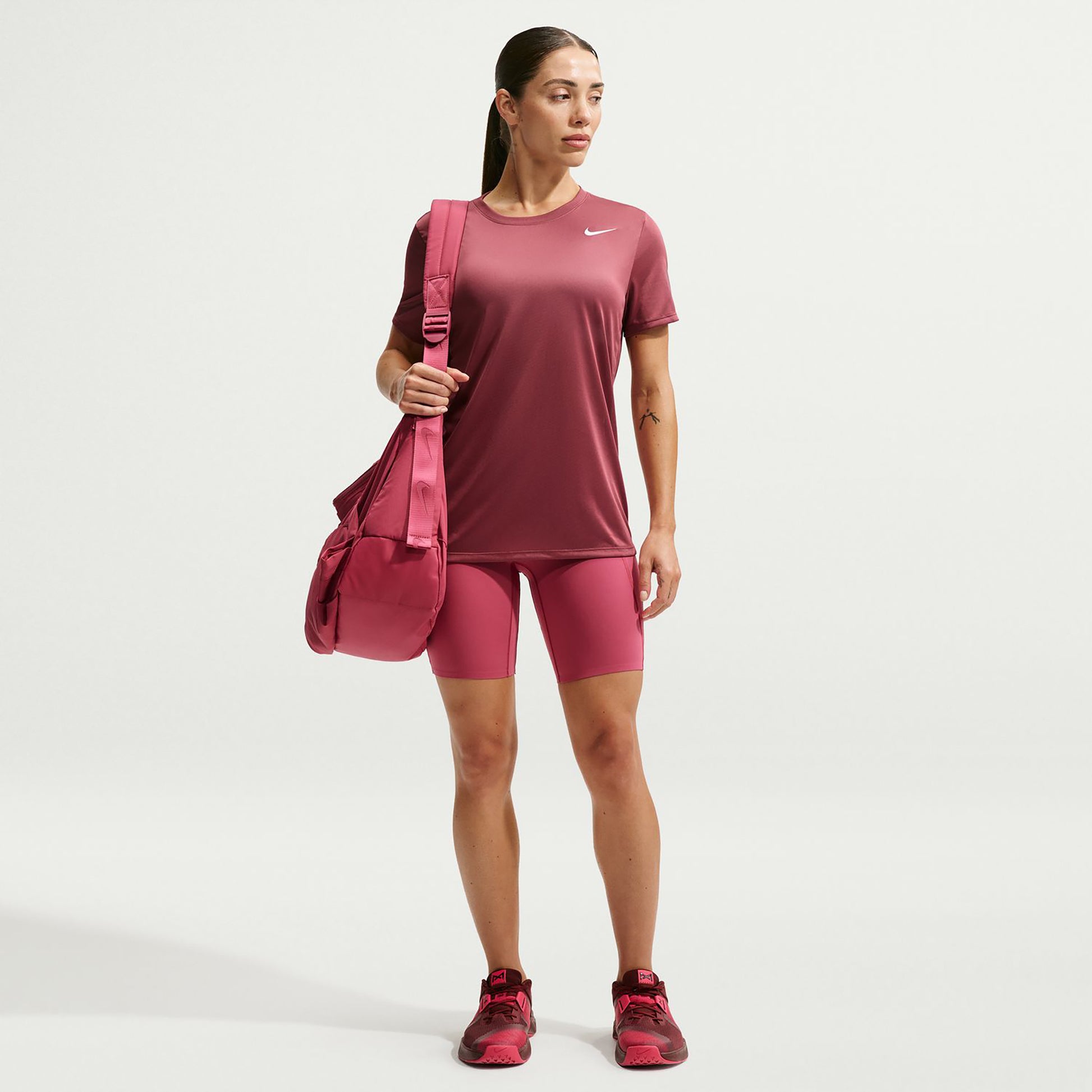 Nike Dri-Fit Regular T-Shirt Damen - mauve