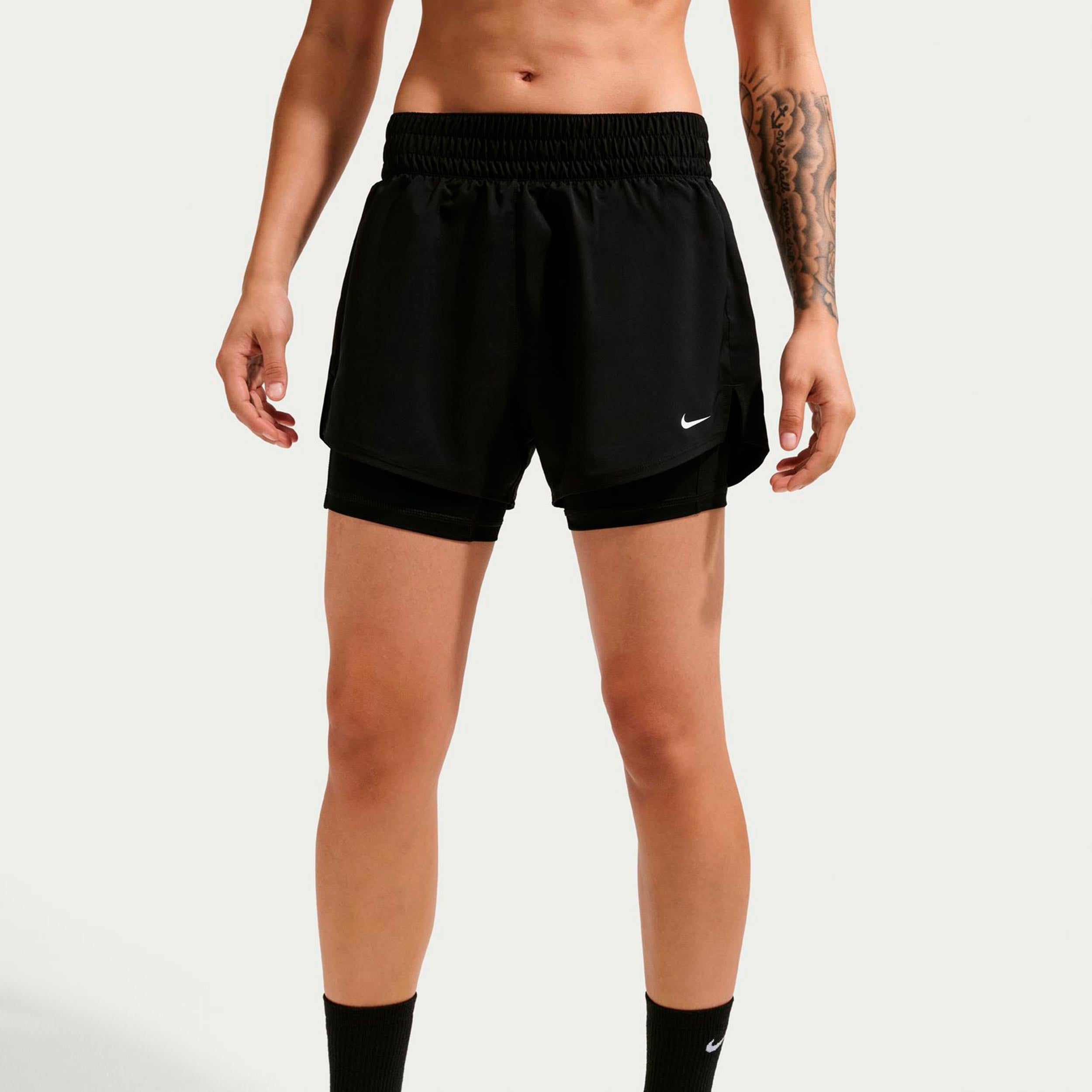 Nike Dri-Fit One Mid Rise 2in1 3in Shorts Damen-schwarz, weiß