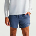 Stride 5in  Laufshorts Herren - blaugrau, silber