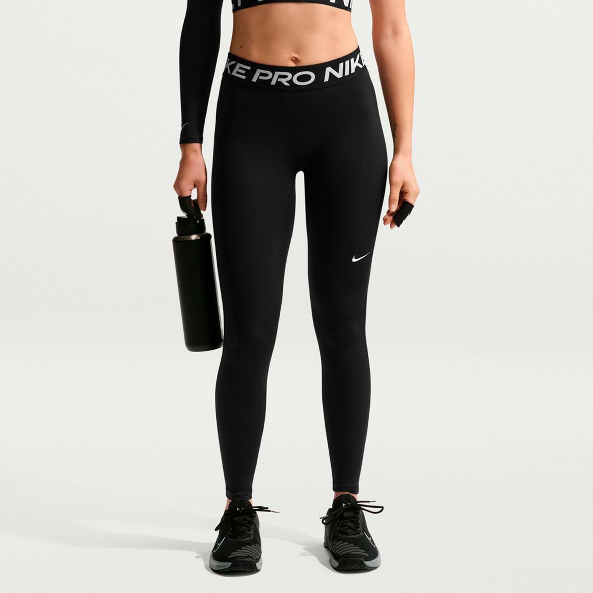 Nike Dri-Fit 365 Tight Damen-schwarz