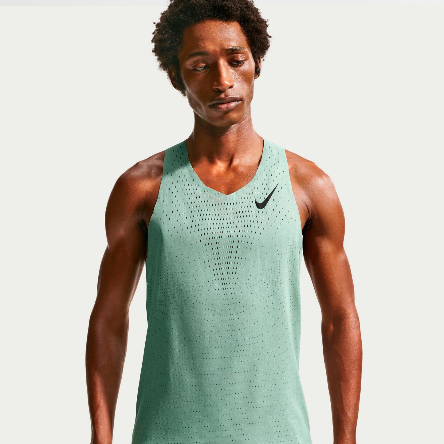 Nike AeroSwift Laufshirt Herren - oliv, schwarz