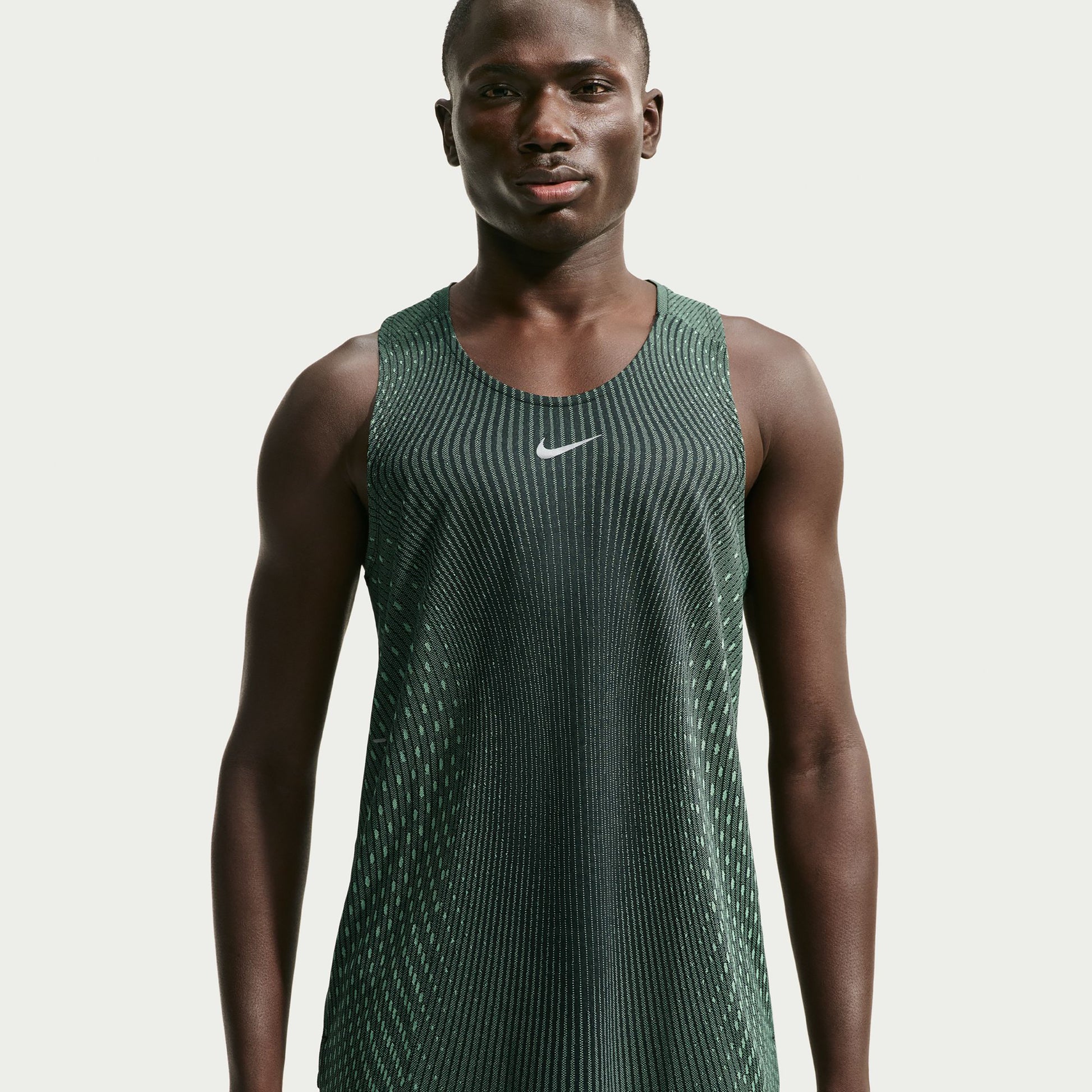 Nike Stride  Laufshirt Herren - oliv, silber