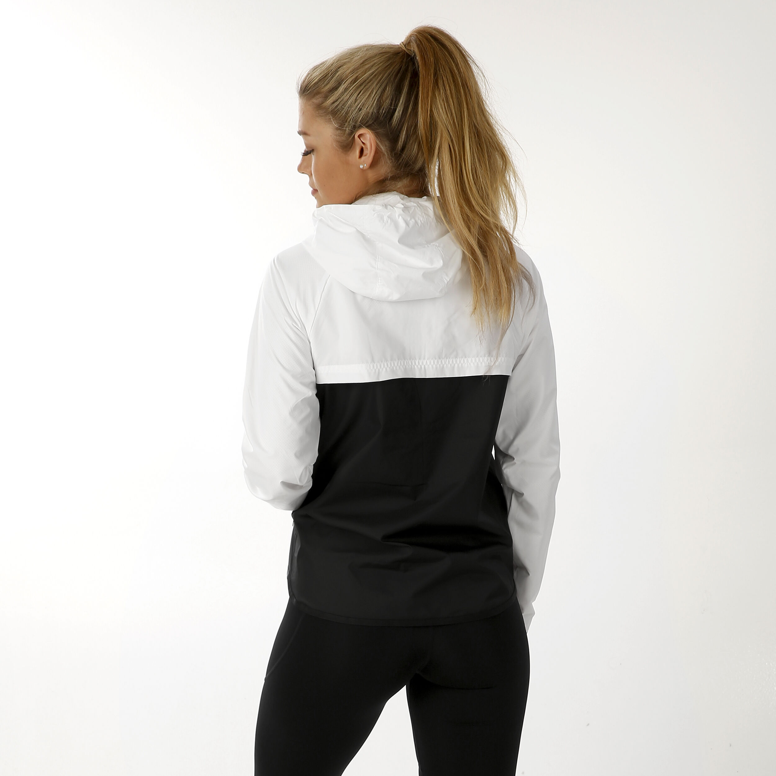 Nike windrunner damen jacke schwarz weiss outlet