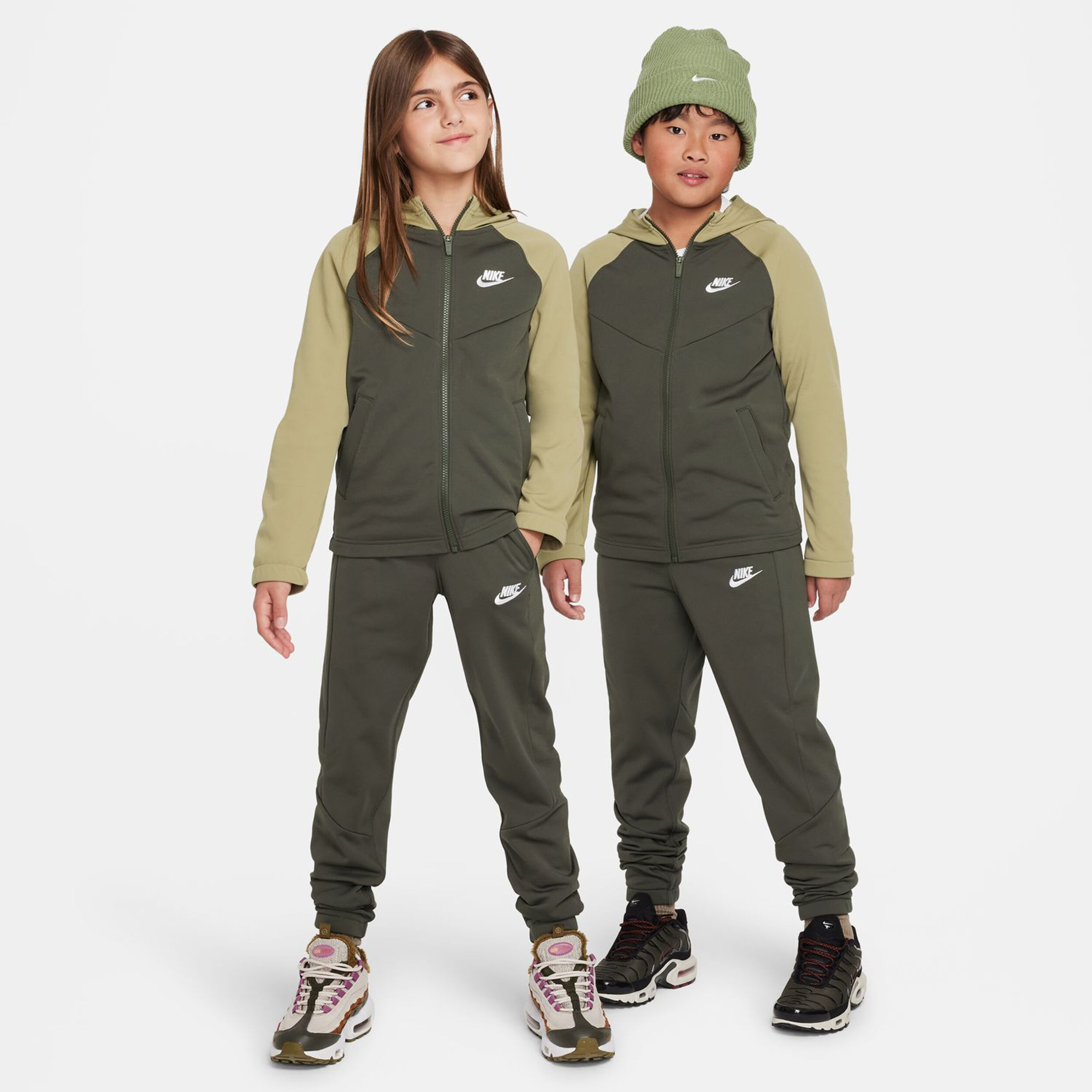 Nike Trainingsanzug Kinder Oliv Khaki online kaufen Tennis Point AT
