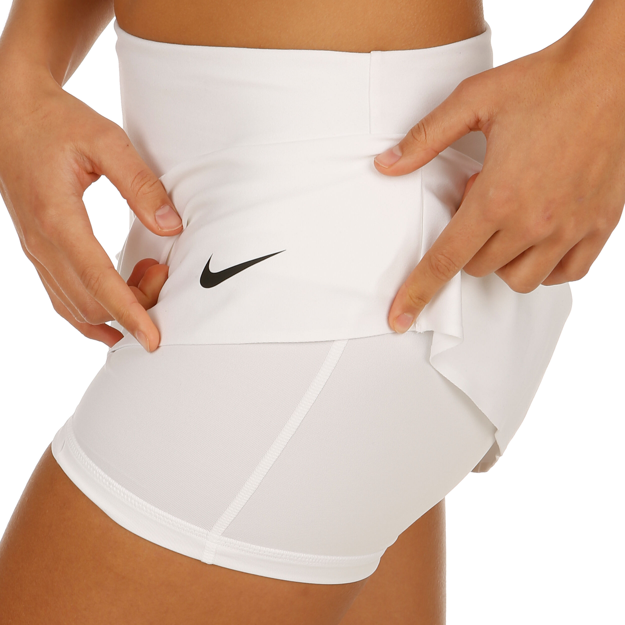 Nikecourt power outlet