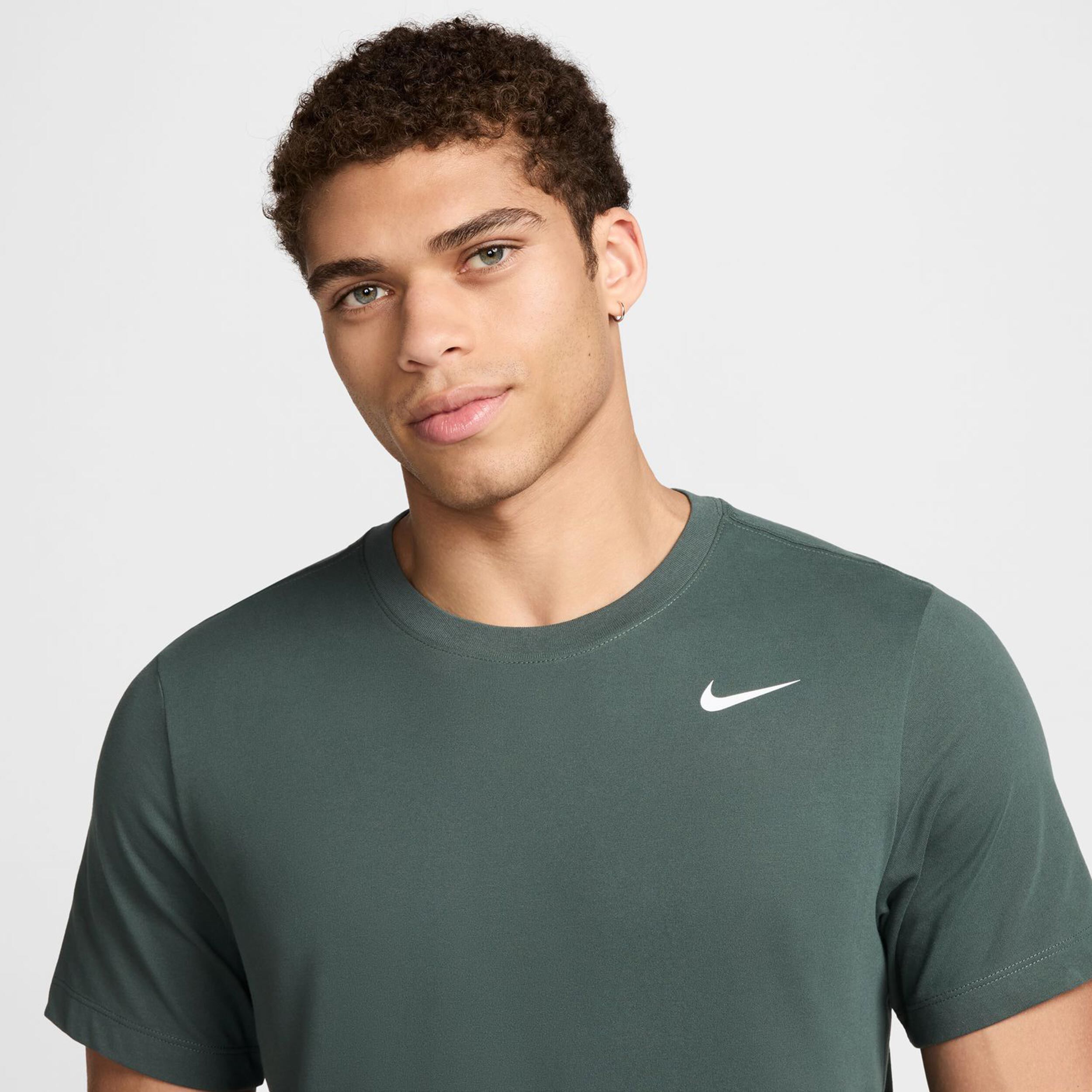 Nike Dri Fit Dri FIT T Shirt Herren Dunkelgrun online kaufen Tennis Point AT